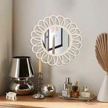 1/2pcs Charming Vintage Round Wall Decor Mirrors, Sunflower Shaped Wooden Framed Hanging Mirror For Living Room, Bedroom, Dining Room, Bathroom, Unique Decorative Mirror, Size 22.5cm/8.6inch, Special Birthday, Holiday, Graduation Gift