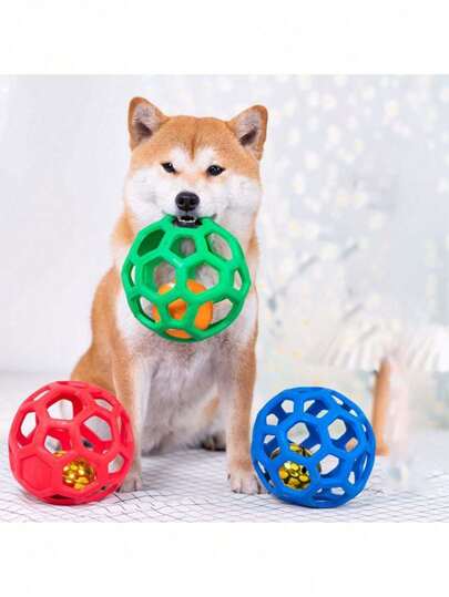 1 件随机颜色镂空设计圣诞橡胶吱吱球玩具带铃铛适用于狗和猫