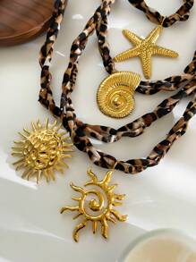 Monlansher 1 pezzo Collana con pendente in acciaio inossidabile di alta gamma e di ultima moda con stampa leopardata, con vari disegni alla moda come stelle marine, conchiglie, ricci di mare, simbolo a fiamma, stile semplice ed esagerato in metallo, adatta per le donne