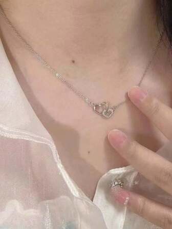 1 件心形水晶吊坠项链，女士时尚锁骨链首饰