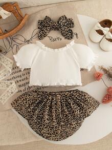 Set da 2 pezzi per bambina in estate: body con volant e bloomer con stampa leopardata
