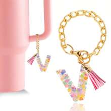 闪亮的 A-Z 彩色心形大写树脂字母 18KC 金杯链粉色流苏女士水杯包配件吊坠汽车挂件，送给朋友的生日礼物和圣诞礼物汽车配饰包包魅力学校 - 彩色 - 查看 23