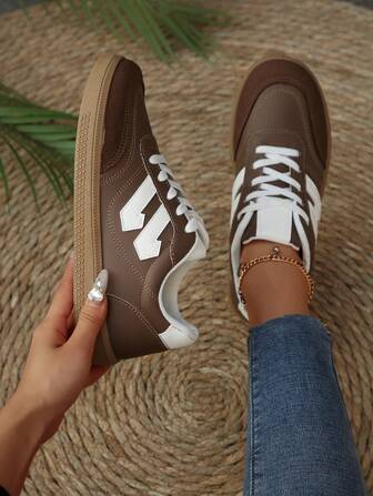 1 Pair Women's Skateboard Style Lace-Up Geometric Color Block Hiking Outdoor Sneakers, Modern Personalized Fashion Casual Sports Shoes For Daily Wear