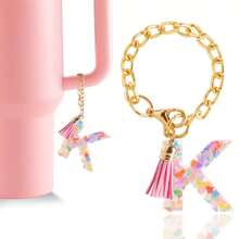 闪亮的 A-Z 彩色心形大写树脂字母 18KC 金杯链粉色流苏女士水杯包配件吊坠汽车挂件，送给朋友的生日礼物和圣诞礼物汽车配饰包包魅力学校 - 彩色 - 查看 18