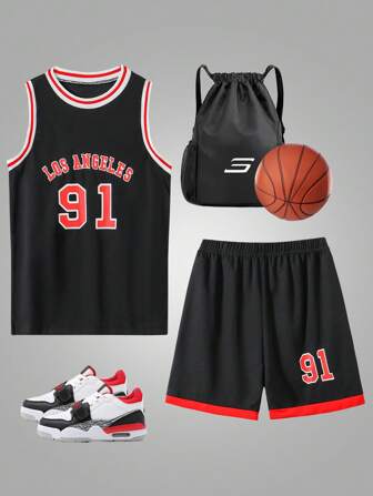 Set van 2 basketbalshirts voor jongens met numerieke prints en contrasterende kleuren, en sportshorts, zomer