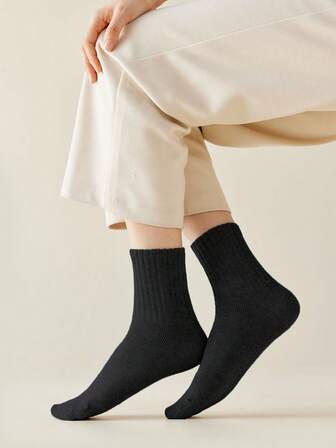 5 双女士中性中长款棉质中筒袜，高弹力，抗菌除臭，多色简约素色版型，适合休闲日常商务穿着，秋季