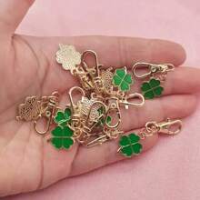 10 件幸运四叶草钥匙扣套装 - 合金植物设计，龙虾扣 - 非常适合圣帕特里克节、毕业典礼、婚礼、完美礼物、仪式 - 鑰匙扣 - 查看 2