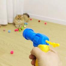 猫狗互动玩具：安静发射球，用于训练和娱乐，毛绒材质，适合所有品种猫的室内娱乐，是一款锻炼猫的玩具，非电动，无需电池，非常适合刺激和玩耍，增加您和您的猫之间的爱和信任。 - 彩色 - 查看 7