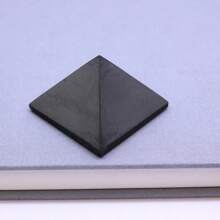 1 Stück natürliche 3cm Schungit Pyramide, Heimdekoration, Neujahrstafel Dekoration, kreative Geschenke, natürliche Steinornamente - Grau - Übersicht 1