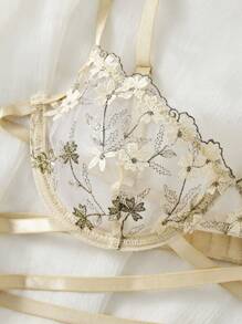 Women's Skin-Friendly Embroidered Floral Sexy Mature Lingerie Set