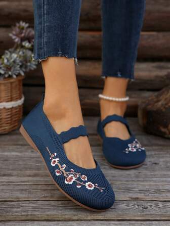 秋冬女士刺绣针织平底休闲鞋，轻便圆头宽版舒适透气运动鞋，四季皆宜