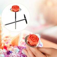 116件蛋糕装饰工具，包含裱花嘴、裱花袋、抹刀等厨房工具，并附赠收纳盒。适用于黄油、糖霜、奶酪、面团、糕点DIY、生日派对、家庭聚会、节日庆典等场合。是烘焙爱好者和专业人士的理想礼物，适合万圣节和圣诞节。 - 藍色和粉紅色 - 查看 8