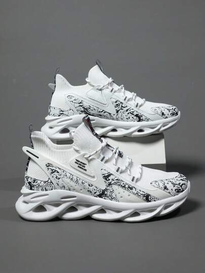 Novos tênis casuais de verão em tecido de malha respirável e leve, calçados brancos pequenos com sola macia e antiderrapante para atividades ao ar livre, calçados esportivos versáteis da moda para homens, adequados para adolescentes casuais de verão, atividades ao ar livre, atletismo, férias, viagens, presentes de formatura, acessórios para vestidos de aniversário, academia