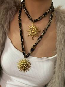 Monlansher 1 pezzo Collana con pendente in acciaio inossidabile di alta gamma e di ultima moda con stampa leopardata, con vari disegni alla moda come stelle marine, conchiglie, ricci di mare, simbolo a fiamma, stile semplice ed esagerato in metallo, adatta per le donne