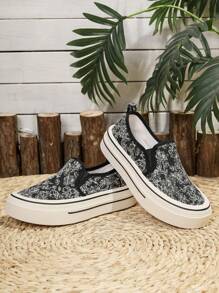 Women's Casual Cloth Sports Sneakers, Flat, Fashion Versatile Slip-On With Chinese Style Embroidery