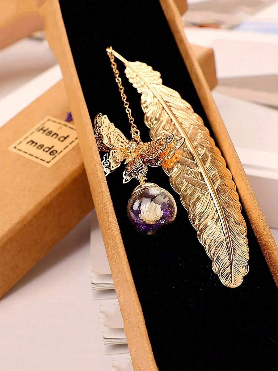 Marcador de Livro de Metal Dourado Decorativo com Enfeite Borboleta 3D Multicolorida - Feito à Mão, Com Outros Materiais Metálicos, Ótimo para Amantes de Livros, Decoração de Casa, Presente Engraçado, Sem Caixa de Presente - Multicolorido - Visão 1