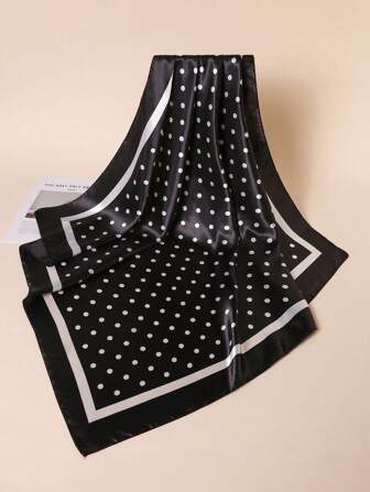 1条女士极简波点印花90厘米斜纹方巾，新款头巾款式，适合休闲和街头服饰搭配——可作围巾、头带、头巾，也可作连衣裙配饰。