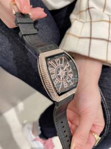 Hochwertige Diamanten Herrenuhr, im Retro-Stil mit großem Zifferblatt, Kalender, tonnnenförmigem Gehäuse und Lederarmband, Business Armbanduhr