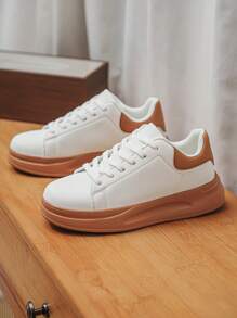 男士经典时尚白色和棕色对比厚底高台休闲运动鞋，复古百搭日常街头时尚舒适平底滑板鞋 - 白棕 - 查看 3