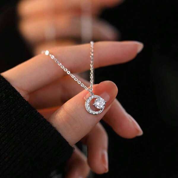 1 pezzo Collana con pendente a forma di mezzaluna in lega di rame e zirconia artificiale brillante, con confezione regalo a forma di rosa romantica, adatta per San Valentino, appuntamenti e feste
