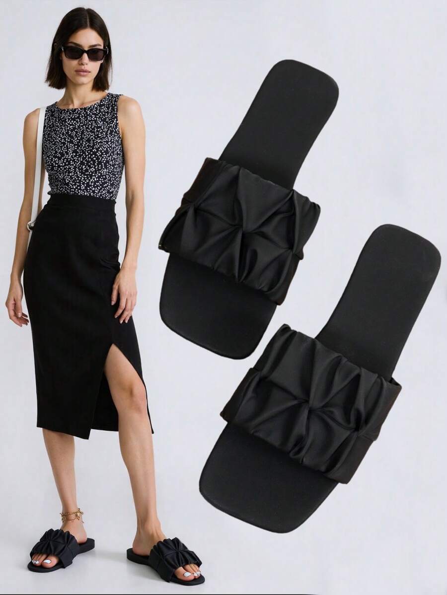 女士加大码性感拖鞋，方头平底夏季凉鞋，时尚褶皱黑色凉鞋，适合穿着