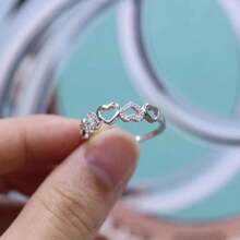 1 pièce Bague en argent sterling 925 avec design en forme de cœur et zircone synthétique. Bijou de qualité élégant à porter par les dames. Cadeau de fiançailles et de proposition