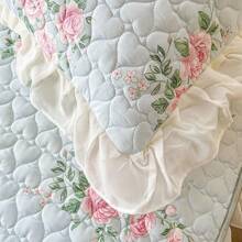 Zestaw 2 poszewek na poduszki z kwiatowym wzorem, pikowana, wyściełana poszewka na poduszkę z falbaniastymi krawędziami, nadająca się do prania w pralce do użytku w domu i akademiku, całoroczna