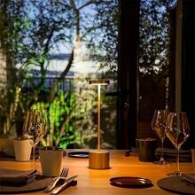 1 pieza Lámpara de escritorio LED táctil de metal retro - Lámpara de cuidado ocular con carga USB para dormitorio - Batería integrada de 1200mAh, 3 modos de color (amarillo cálido/blanco natural/blanco cálido), regulable y interruptor de botón inferior, adecuada para dormitorio, estudio, comedor y ambiente de barra, regalo perfecto para cumpleaños, Navidad, Halloween