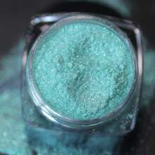 Polvo de mica con brillo multicolor de diamante y camaleón que cambia de púrpura a rojo, usado para arte de uñas, esmalte de uñas, resina epoxi, jabón, velas, bombas de baño, slime