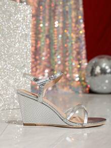 Sandalias de tacón alto de estilo hada en color plateado para mujer, estilo francés con tira de tobillo cruzada, punta abierta y plataforma, versátil para primavera/verano