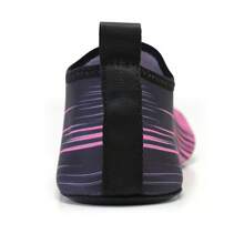 Chaussures aquatiques unisexes d'été, chaussures d'eau rouges pour hommes et femmes, chaussettes pieds nus pour la plage, le surf, la plongée, la natation, chaussures de fitness intérieures souples et antidérapantes pour le yoga, le tapis roulant et les sports