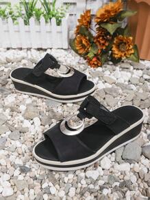 女士夏季新款金属扣钩环厚底休闲一脚蹬凉鞋，时尚