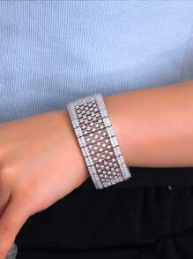 1 件奢华厚实白色方晶锆石密镶闪亮大宽婚礼新娘选美手链女士派对珠宝配饰