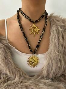 Monlansher 1 pezzo Collana con pendente in acciaio inossidabile di alta gamma e di ultima moda con stampa leopardata, con vari disegni alla moda come stelle marine, conchiglie, ricci di mare, simbolo a fiamma, stile semplice ed esagerato in metallo, adatta per le donne