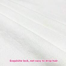 Miniso Sanrio Cinnamoroll 珊瑚绒浴巾，亲肤且吸水快，尺寸宽大，适合海滩旅行、露营和日常浴室使用（1 条） - 白色 - 查看 4