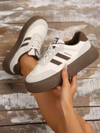 1 Pair Fashionable & Comfortable Women Casual Sneakers, Low-Top Flat Leather Strap Chunky Sole White Shoes, Suitable For Shopping, Party, Travel, Skateboarding, School, Work, Dating, All-Day Versatile Sports Shoes