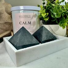 1 Stück natürliche 3cm Schungit Pyramide, Heimdekoration, Neujahrstafel Dekoration, kreative Geschenke, natürliche Steinornamente - Grau - Übersicht 2