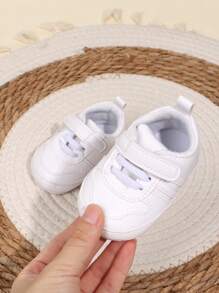 1 双男童纯色 PU 钩环设计平底休闲婴幼儿运动鞋 0-1 岁，适合春秋季节 - 白色 - 查看 5