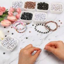 500/1000 件 4x7 毫米 A-Z 亚克力字母珠、扁孔隔珠适用于 DIY 手工珠宝、耳环、工艺品制作、女孩和女士礼物 - 工艺品用品（白色/黑色字母） - 白色 - 查看 3