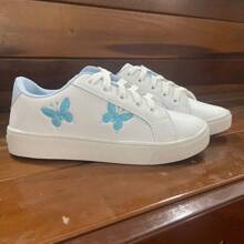 NEW COMFORTABLE BUTTERFLY CASUAL WOMEN'S TENNIS SHOES - WHITE/BLUE - View 2