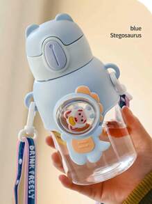 BENNY 750ml（25.36oz）3D动物水瓶-3D娃娃水瓶-便携式卡通吸管杯-弹跳带吸管杯-适合男孩和女孩的好看水杯-可爱的兔子/恐龙/宇航员设计，防漏运动水壶，带绑带和弹出式吸管 - 糖果太空杯 - 查看 6