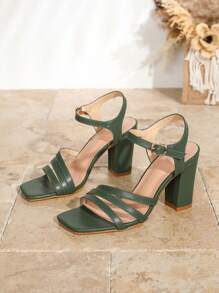 女士粗跟露趾凉鞋 绿色系带拖鞋