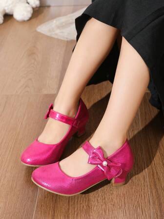 Snygga högklackade skor för flickor med ankelrem, blom- och pärldekor, lämpliga för fest och vardagsbruk