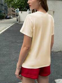 定制女士短袖T恤，可添加文字（名言/特殊句子/趣味短语/姓名/标语等），选择喜欢的颜色和字体，设计您独一无二的个性化印花T恤，时尚休闲，简约风格。个性化定制，独一无二。男装，胶囊衣橱，男士基础款/街头服饰。送给男友、家人、朋友的理想礼物，适合生日、度假/节日、学校/比赛、运动/攀岩等场合。 - 杏色 - 查看 2