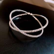 1 件多层珍珠和水钻环绕式弹性手镯