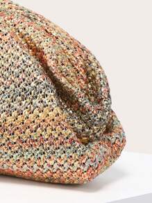 This Lady Is Holding A Wide-Capacity, Fashionable And Minimalist Clutch Bag Designed With Woven Pleats And Cloud Patterns, Suitable For Shopping And Going Out.