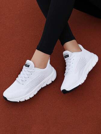 女士简约刺绣网眼白色休闲运动鞋，软底透气跑步鞋