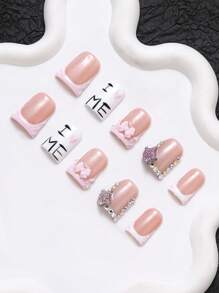 10 件 Y2K Nails 别致鸭嘴按压指甲套装 - 手工制作，白色法式尖头风格和百搭 3D 手工雕刻花朵，闪闪发光的银色蝴蝶结和白色 3D 手绘蛇形法式尖头，非常适合派对和休闲装扮，是送给女性和女孩的完美节日礼物，包括工具包