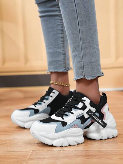 1 双女士时尚运动鞋，透气休闲百搭运动跑步鞋