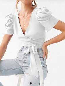 Blusa con mangas abullonadas, cierre envolvente y nudo delantero - Blanco - Ver 2